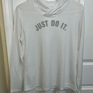 🦋Nike Hooded long sleeve T-shirt 5/25$